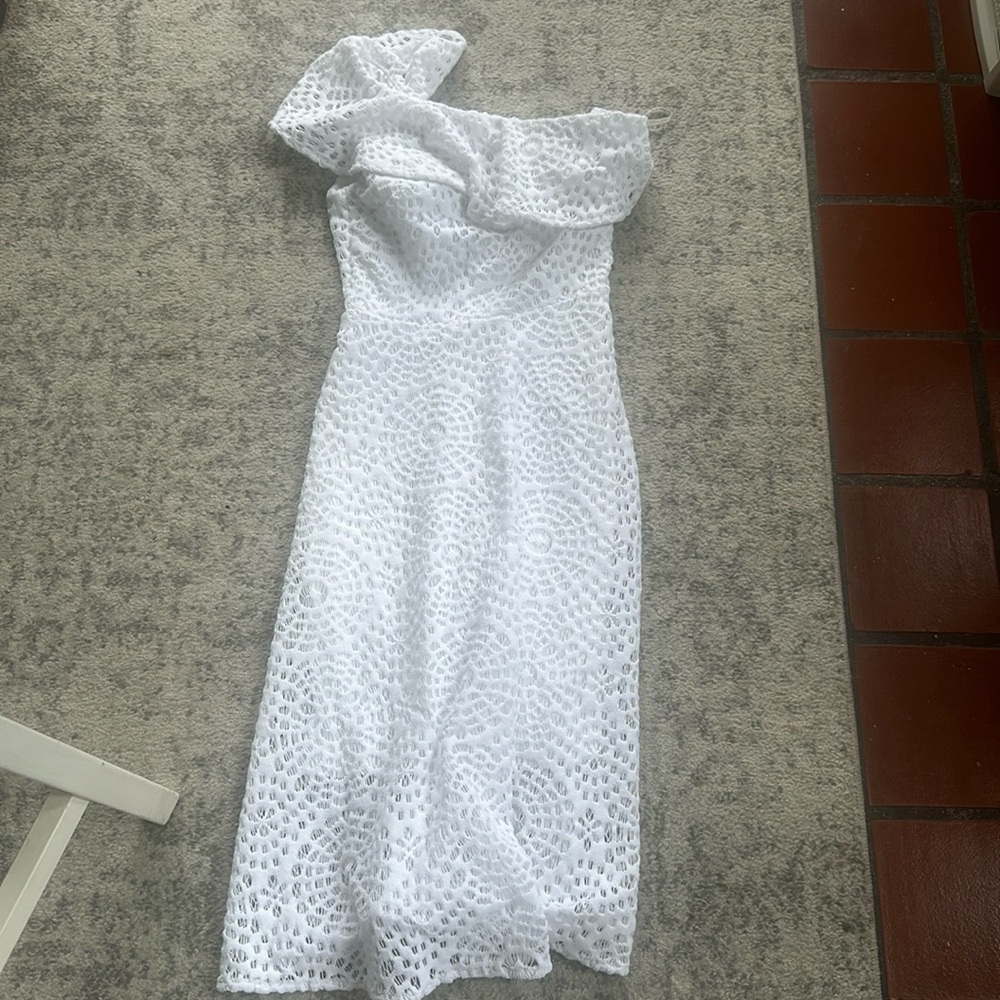 White Lilly dress one shoulder and white lace